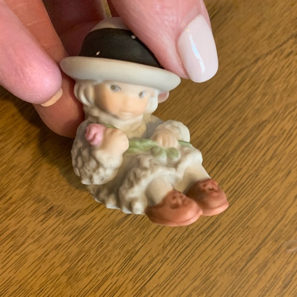 Kim Anderson’s «THINKING OF YOU...
BRINGS SWEET MEMORIES" GIRL SITTING,New - Picture 9 of 14